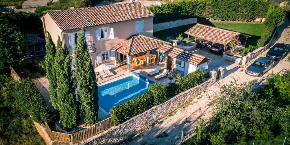 Barton Villa — Luxury villa for rent in Birbuba