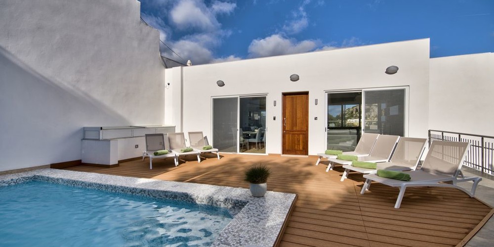 Villa 2570 — Luxury villa for rent in Santa Maria