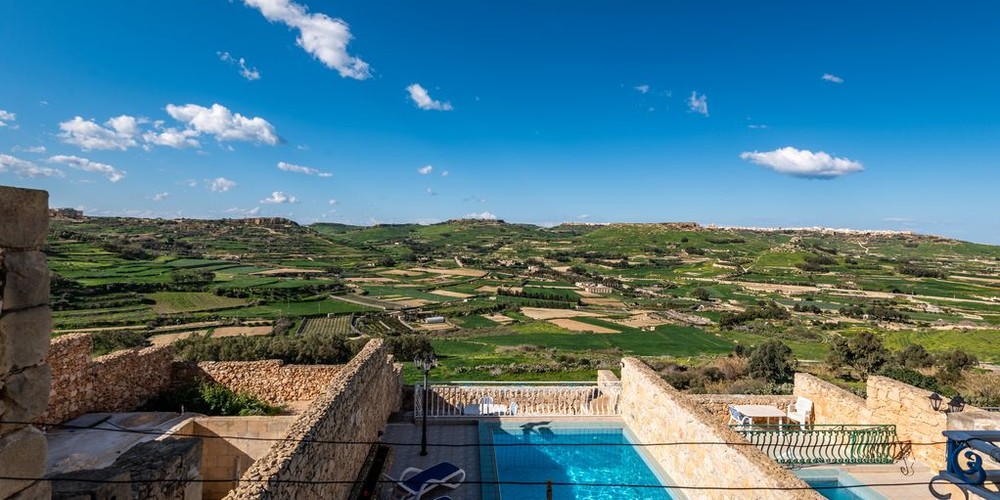 Villa 2573 — Luxury villa for rent in Santa Maria