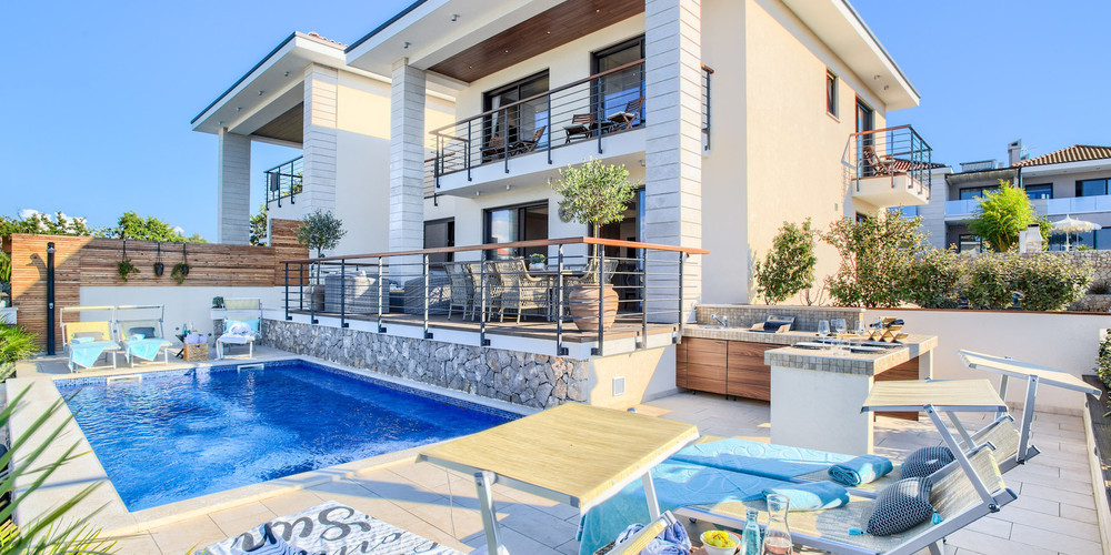 Villa Seashore — Luxury villa for rent in Mellieha