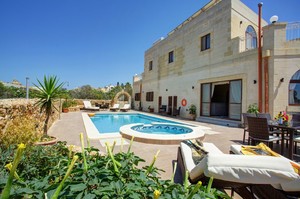 Villa Nova — Luxury villa for rent in Victoria